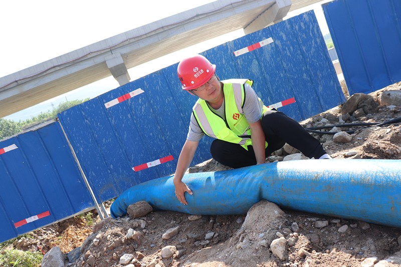 11、利用水泵對(duì)基坑抽水_副本