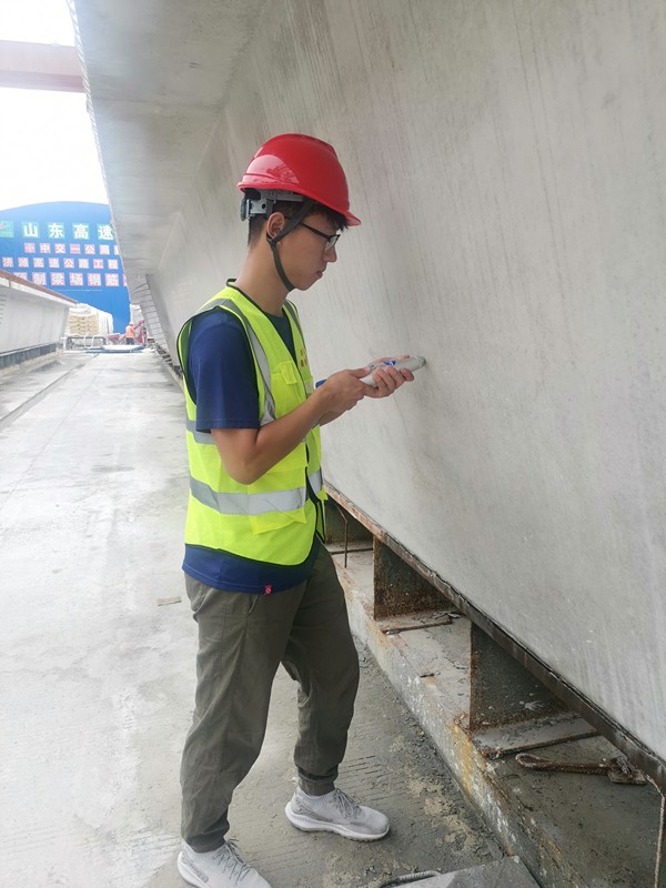 我是魯中公路的新兵：第三區(qū)域項(xiàng)目部實(shí)習(xí)生張超