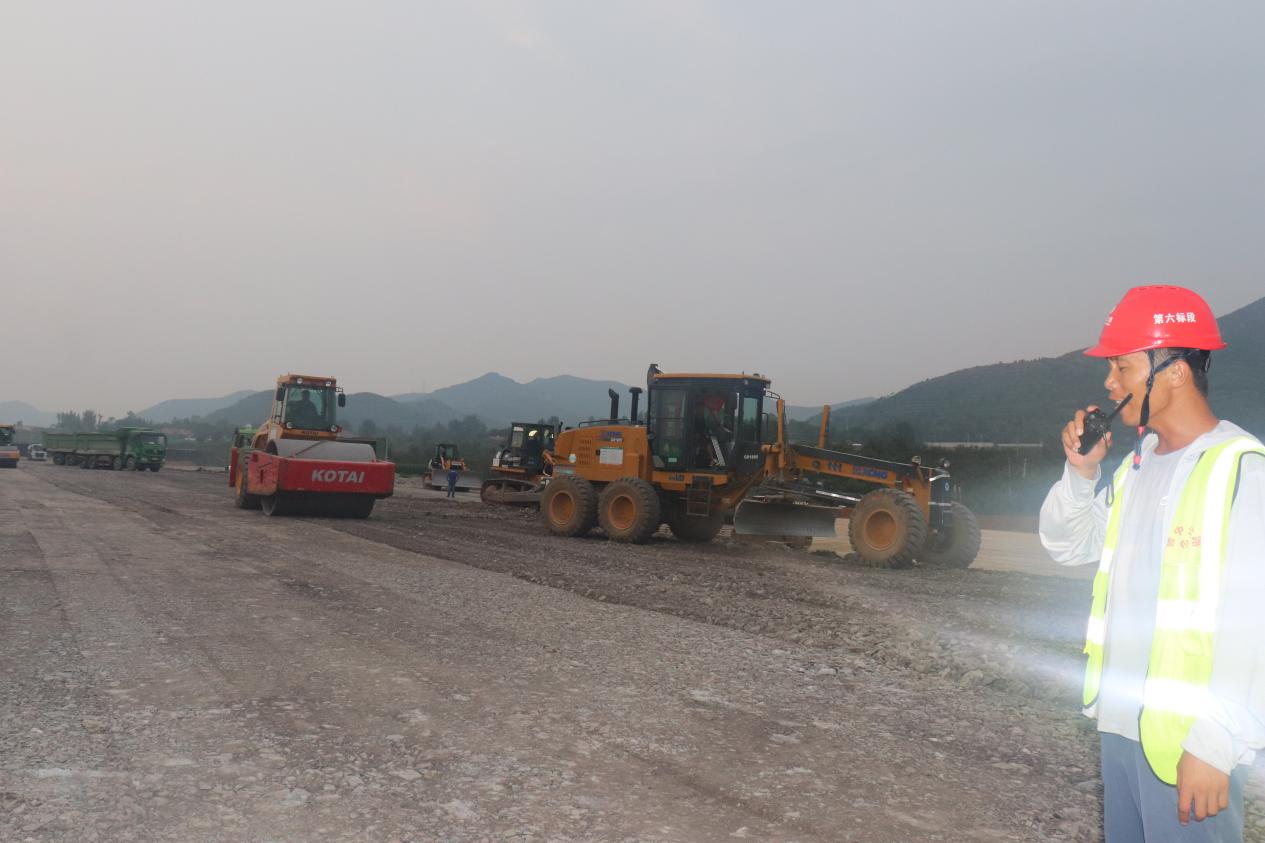 大干快上　高歌猛進 ——臨臨高速掀起建設(shè)熱潮