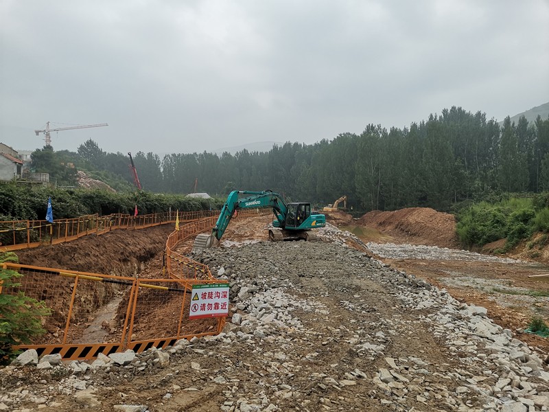 第四區(qū)域項(xiàng)目部魯山南互通8月份工作動態(tài)