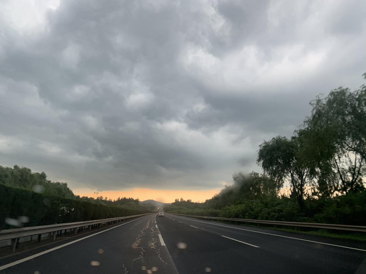 堅(jiān)定信念，筑牢信仰之根