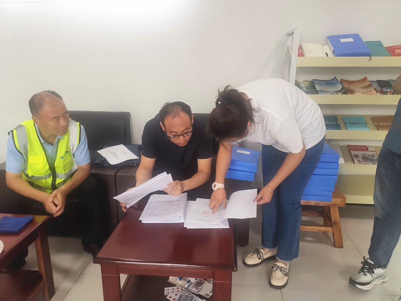 臨沂市質(zhì)監(jiān)站對郯城G205項(xiàng)目進(jìn)行檢查督導(dǎo)工作