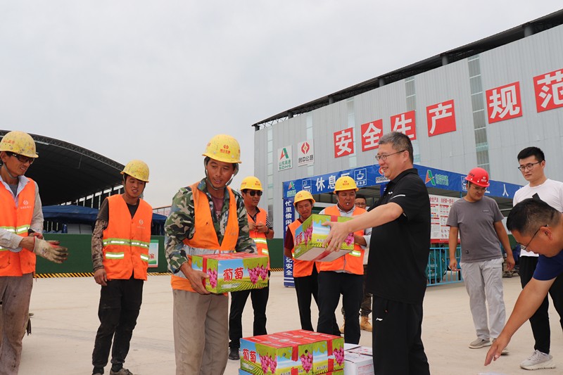 情系農(nóng)民工，慰問(wèn)暖人心