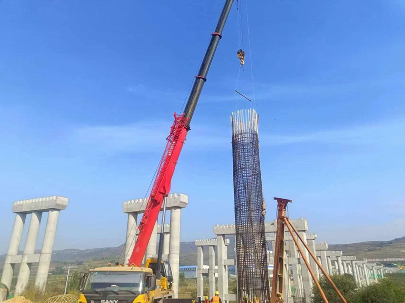 臨臨高速六標(biāo)魯山南互通9月份工作動(dòng)態(tài)