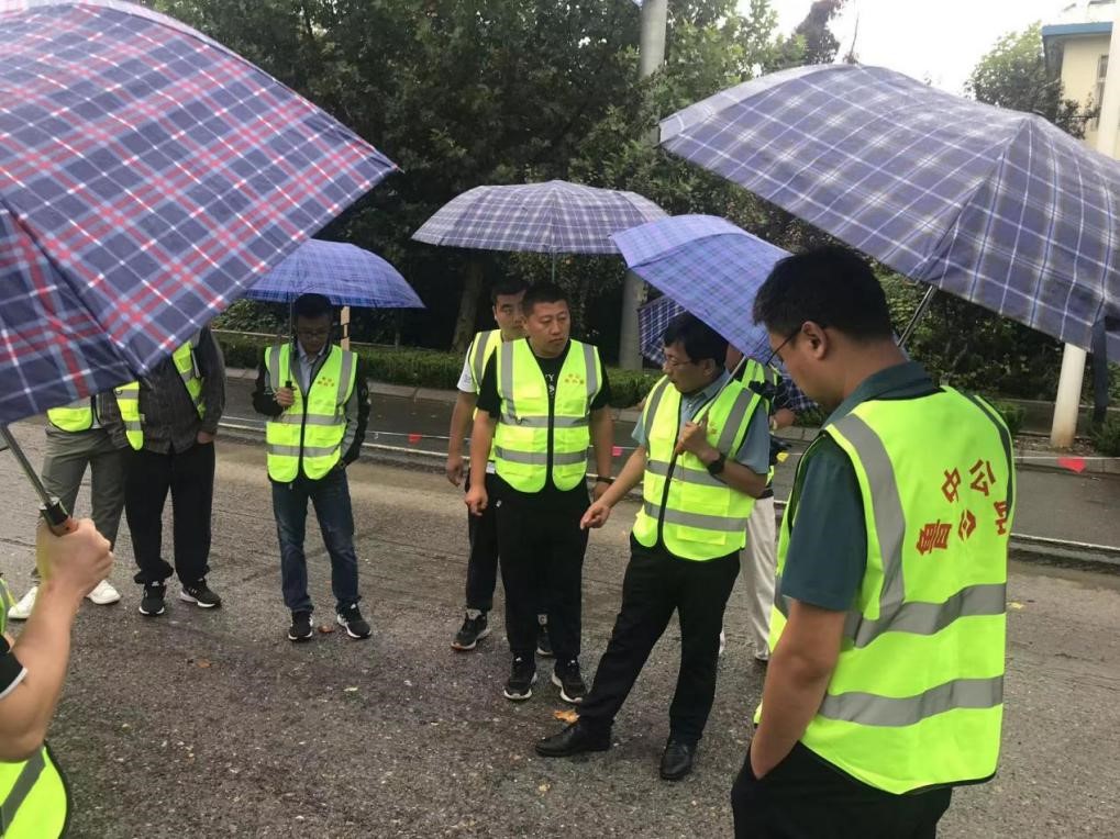 挖潛增效保進(jìn)度，客觀實(shí)際定目標(biāo)——項(xiàng)目策劃專家組對(duì)高淄路中修項(xiàng)目實(shí)地調(diào)研