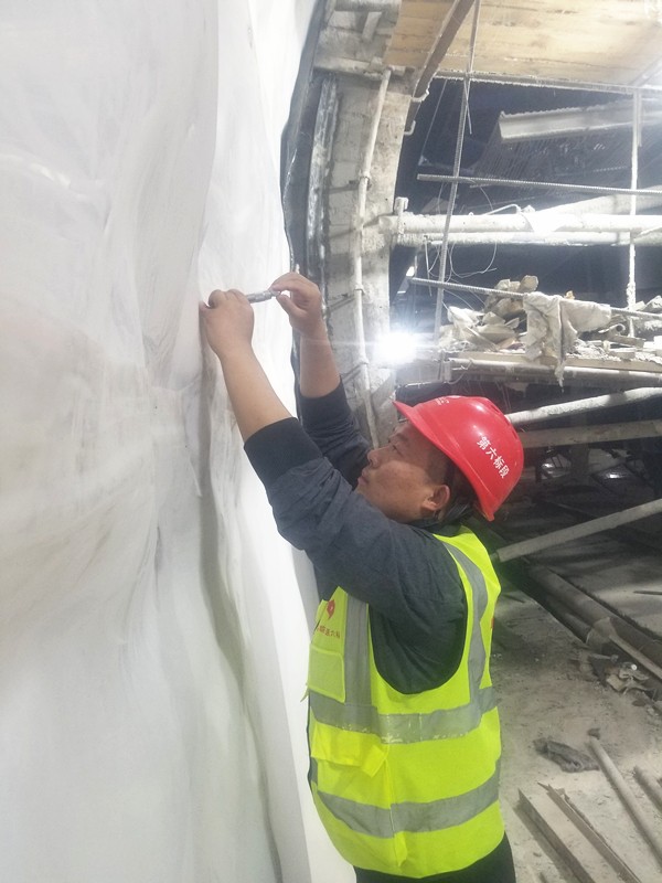 尋找最美公路人：樸實(shí)無(wú)華、沖勁十足的代衛(wèi)