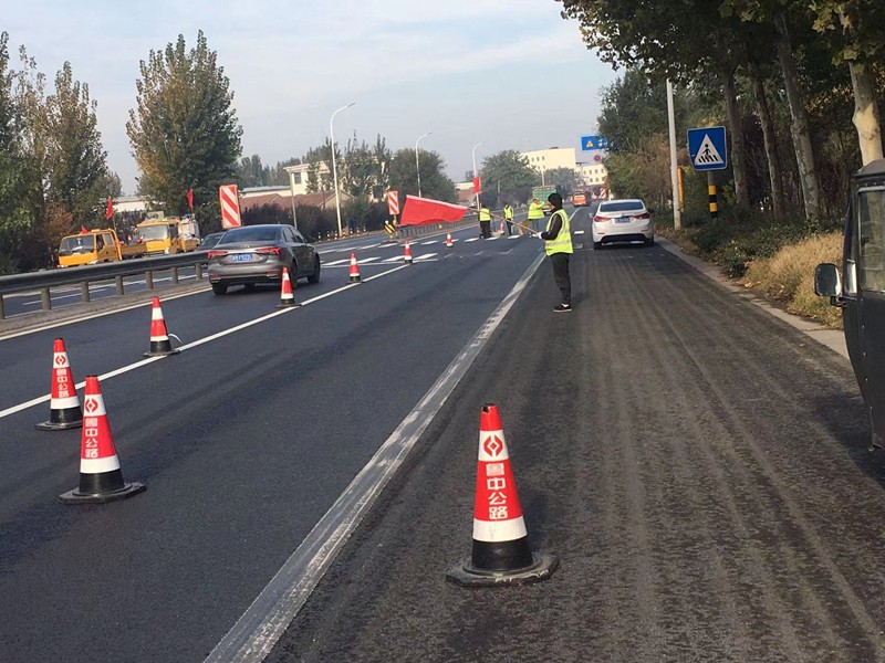 公司“快、硬、穩(wěn)”多點發(fā)力抓實安全責任，護航高淄路圓滿收官