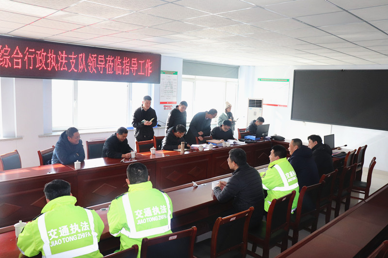 市交通運(yùn)輸綜合行政執(zhí)法支隊到臨臨六標(biāo)進(jìn)行安全檢查