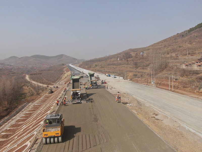 凝心聚力   統(tǒng)籌兼顧——臨臨高速六標(biāo)奏響“春季百日大干進(jìn)行曲”