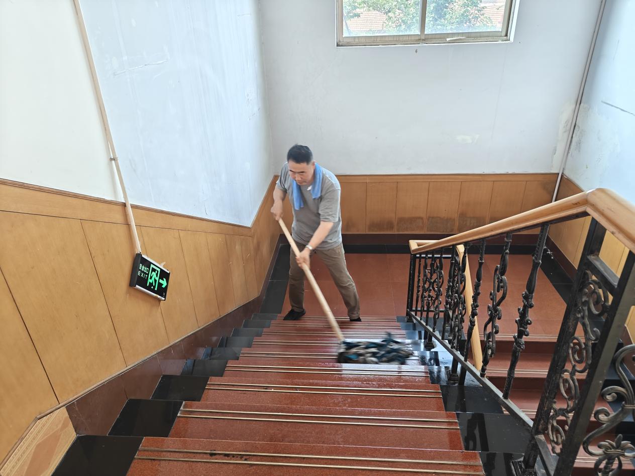 養(yǎng)成良好衛(wèi)生習(xí)慣，共創(chuàng)美好工地環(huán)境