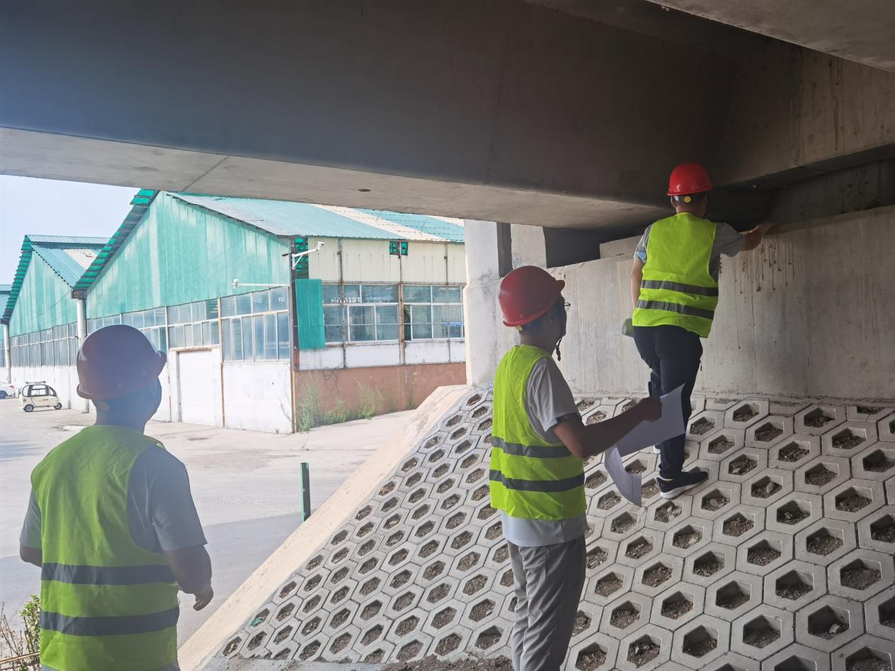 公司開展橋梁施工質(zhì)量管理巡查活動(dòng)