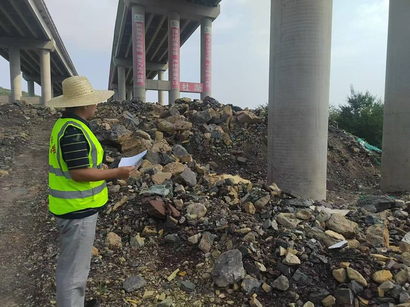 臨臨六標開展橋梁施工質量管理巡查活動