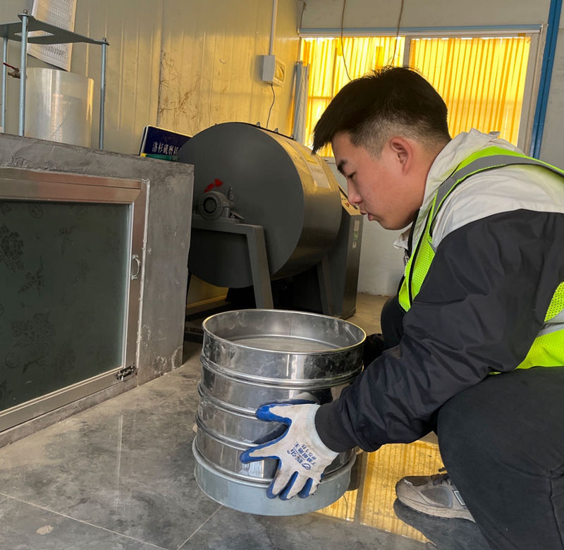 高青拌合站試驗室發(fā)揮能動性加強(qiáng)工程質(zhì)量檢測工作