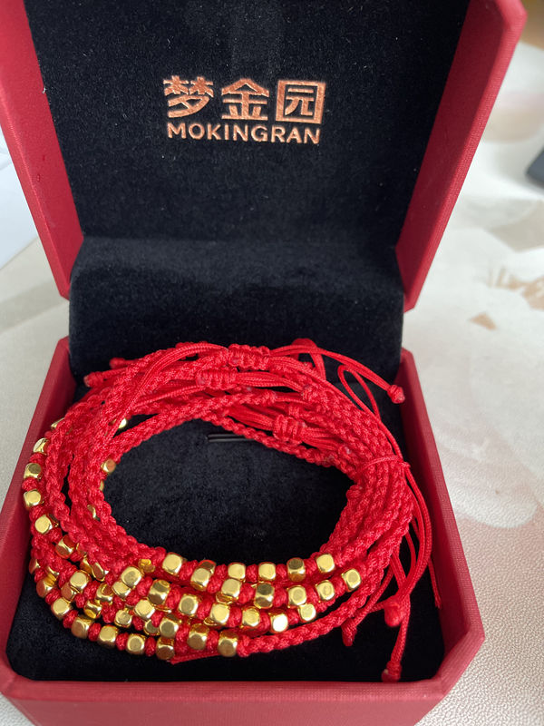 腕間星辰，熠熠生輝——魯中公路為女職工送上節(jié)日禮物