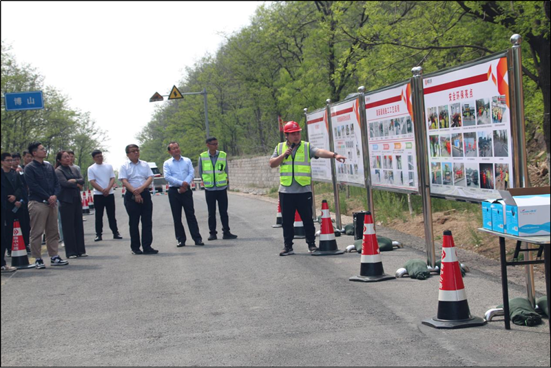 【一提三?！孔筒┦薪煌ㄟ\(yùn)輸局組織青年干部到S232張魯線博山區(qū)王家莊村至沂源縣草埠段修復(fù)養(yǎng)護(hù)工程觀摩