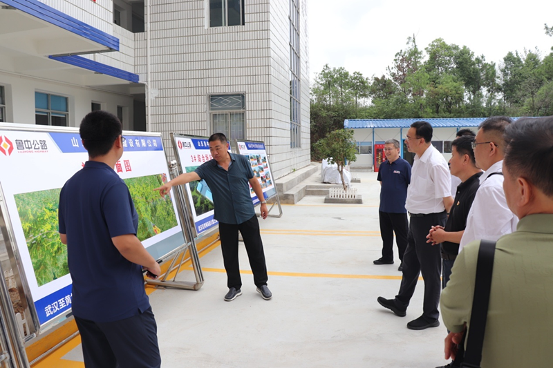 淄博市政府、市交通運(yùn)輸局蒞臨魯中公路湖北項(xiàng)目視察指導(dǎo)工作