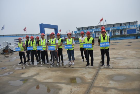 第二工程公司G2項目組織進(jìn)行應(yīng)急救援預(yù)案演練及安全生產(chǎn)咨詢?nèi)栈顒? /> 
          </div> 
         </div> 
         <div   id=