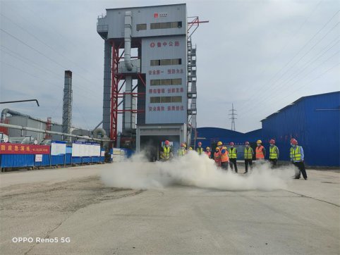 第二工程公司第二項(xiàng)目部組織消防應(yīng)急演練