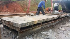 后張法預制梁板組合鋼構(gòu)臺座