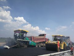 新寧二標瀝青試驗段正式施工