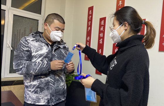 第二工程公司G2京滬項(xiàng)目的“抗疫之路”---為參建人員發(fā)放通行證