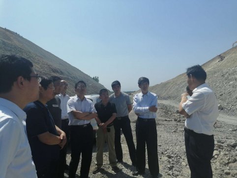 齊魯交通集團(tuán)公司工會(huì)主席畢京建到青蘭項(xiàng)目部調(diào)研征遷工作