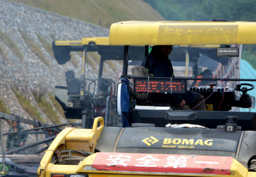 江西項(xiàng)目路面施工機(jī)械安裝監(jiān)控系統(tǒng)