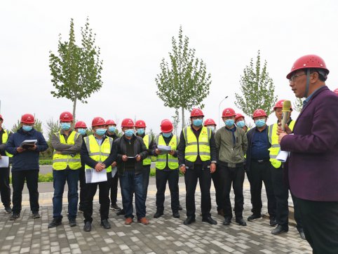 【抓作風 創(chuàng)效益】公司召開中水管道安裝項目施工現(xiàn)場會議