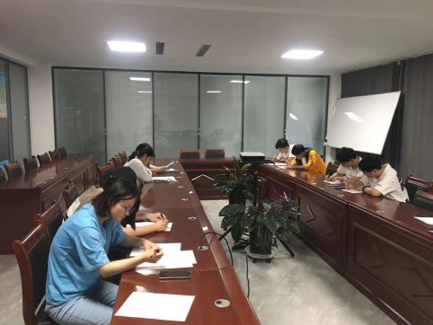 第一工程公司組織新入職實(shí)習(xí)生崗前培訓(xùn)