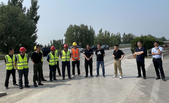 【抓作風(fēng) 創(chuàng)效益】公司在文昌湖梁場、G205沿線施工現(xiàn)場組織召開現(xiàn)場會