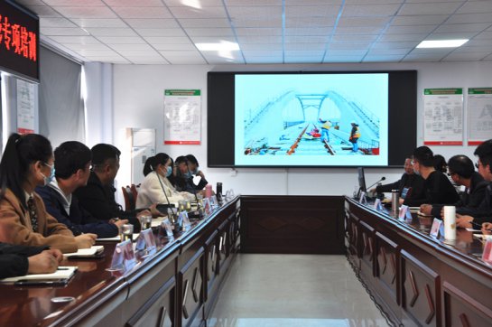 公司組織新聞、寫作、攝影專項培訓