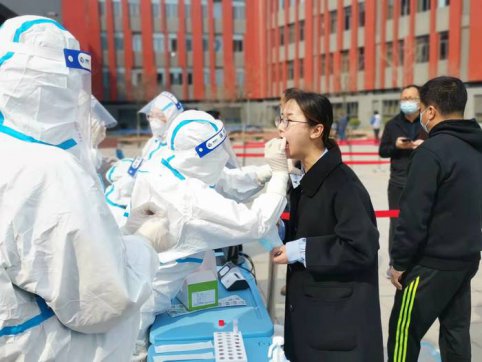 抗擊疫情——致敬最美逆行者！