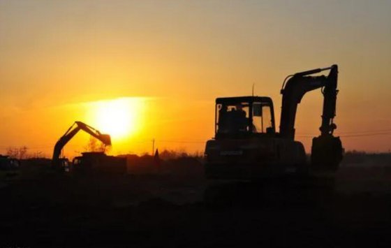 努力拼搏，不負(fù)韶華