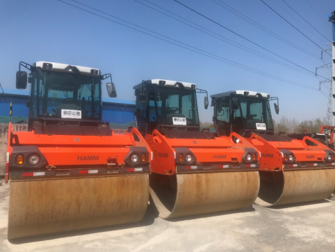 公司進(jìn)行設(shè)備物資盤(pán)點(diǎn)